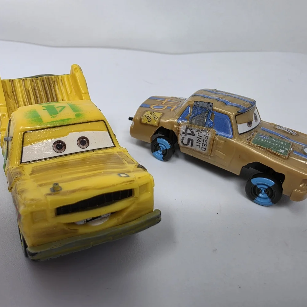 Disney Cars Plastic Miscellaneous Toy Lot 7